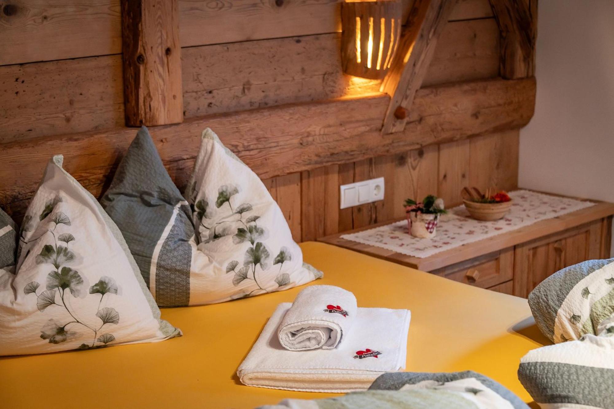 Chalets Almdorf Haidenberg Bruneck Kamer foto